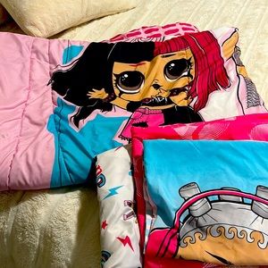 LOL surprise comforter & bed sheets. Fits a twin size bed